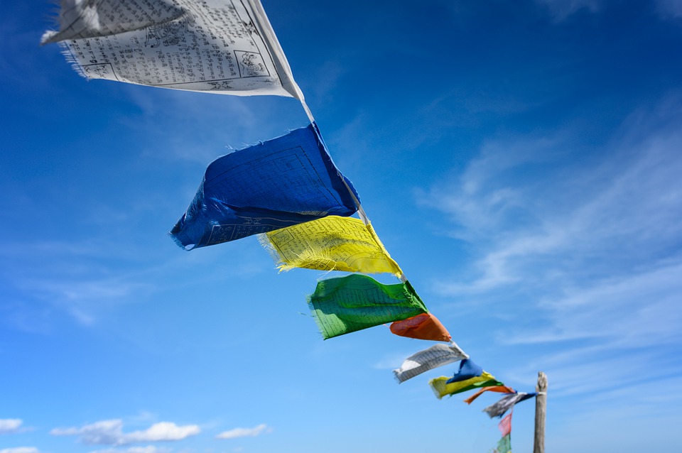 Tout savoir sur les drapeaux de prière tibétains Le blog de l